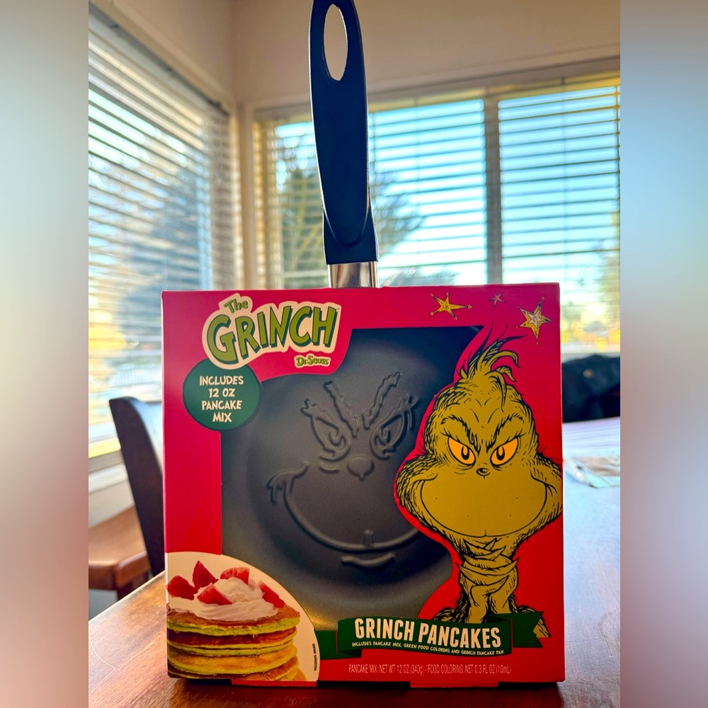 Dr Suess The Grinch Pancake Pan